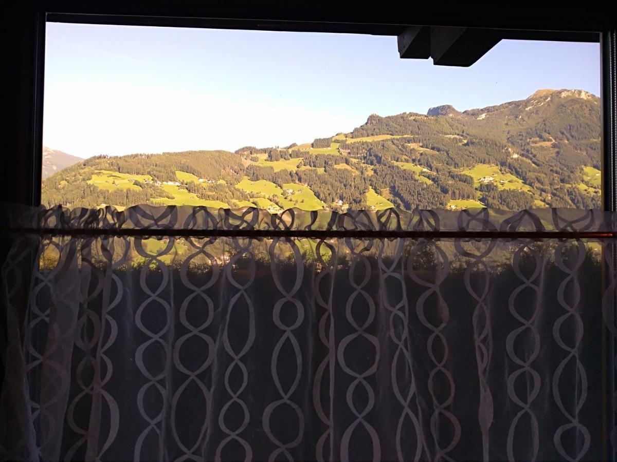 Zillertal Apartment mit Traumausblick - Haus Kirchler Hippach Exterior foto
